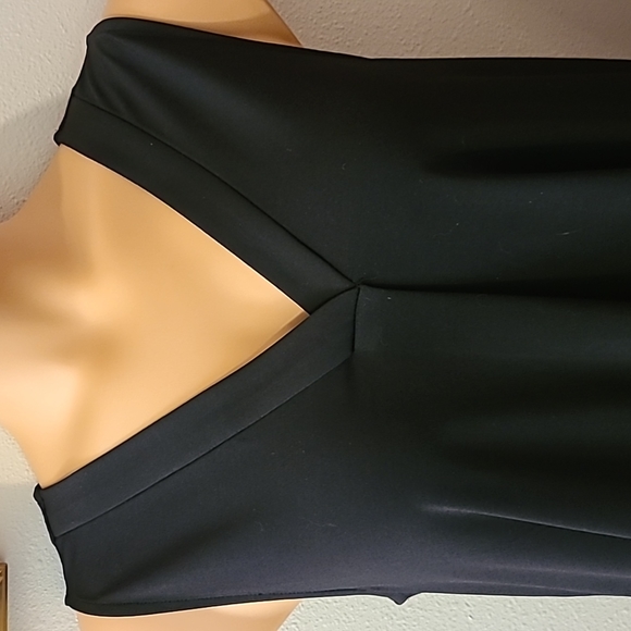 Premise women's v-neck sleeveless knit top - Picture 4 of 8